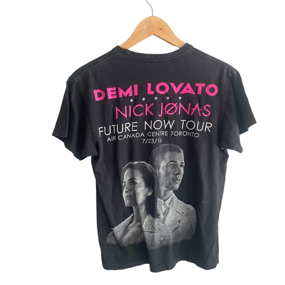 Demi Lovato Nick Jonas Toronto concert Tshirt - Picture 2 of 6